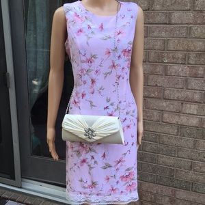 Floral  🌸🧚‍♂️sleeveless round neck dress 👗